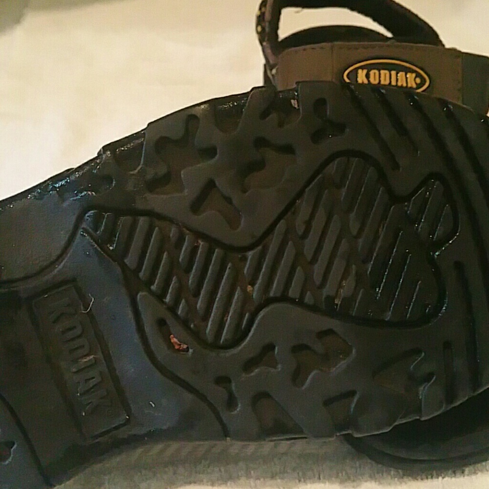 Sandals - Picture 2 of 4